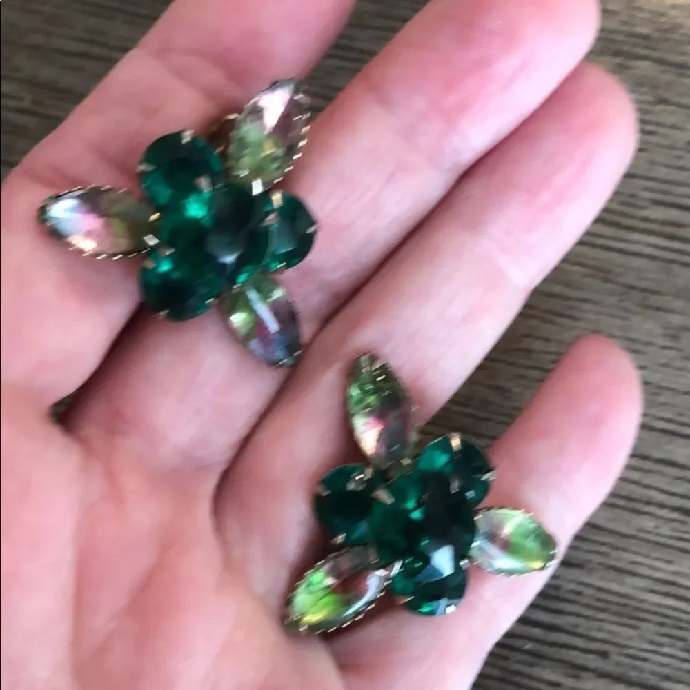 Emerald Green Transition Color Rhinestone Earrings - Picture 10 of 11
